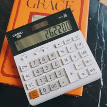 卡西欧（CASIO）DH-12-WE 中型 12位 双电源 超宽计算器 白色