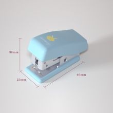 得力(deli)12#迷你学生订书机套装(订书器+订书钉) 颜色随机 0353