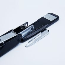 晨光(M&G)文具12#黑色订书机 侧带起钉器订书器  单个装ABS92718